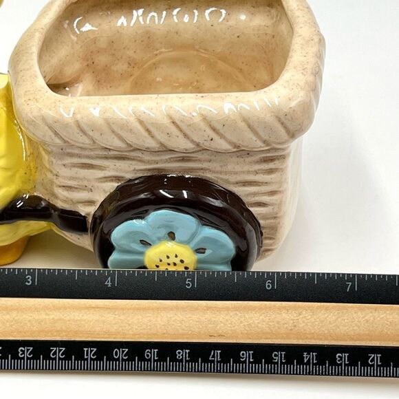 Vintage Ceramic Planter Yellow Duck Pulling Wicker Cart Blue Flower Daisy Wheels - Picture 11 of 11